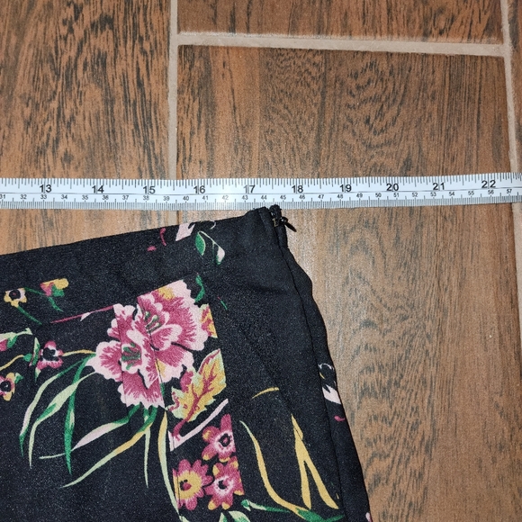 Wet Seal XL high waisted shortened inseam chiffon floral shorts - Picture 7 of 13